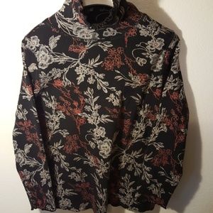 Turtleneck that is prettier than the picture